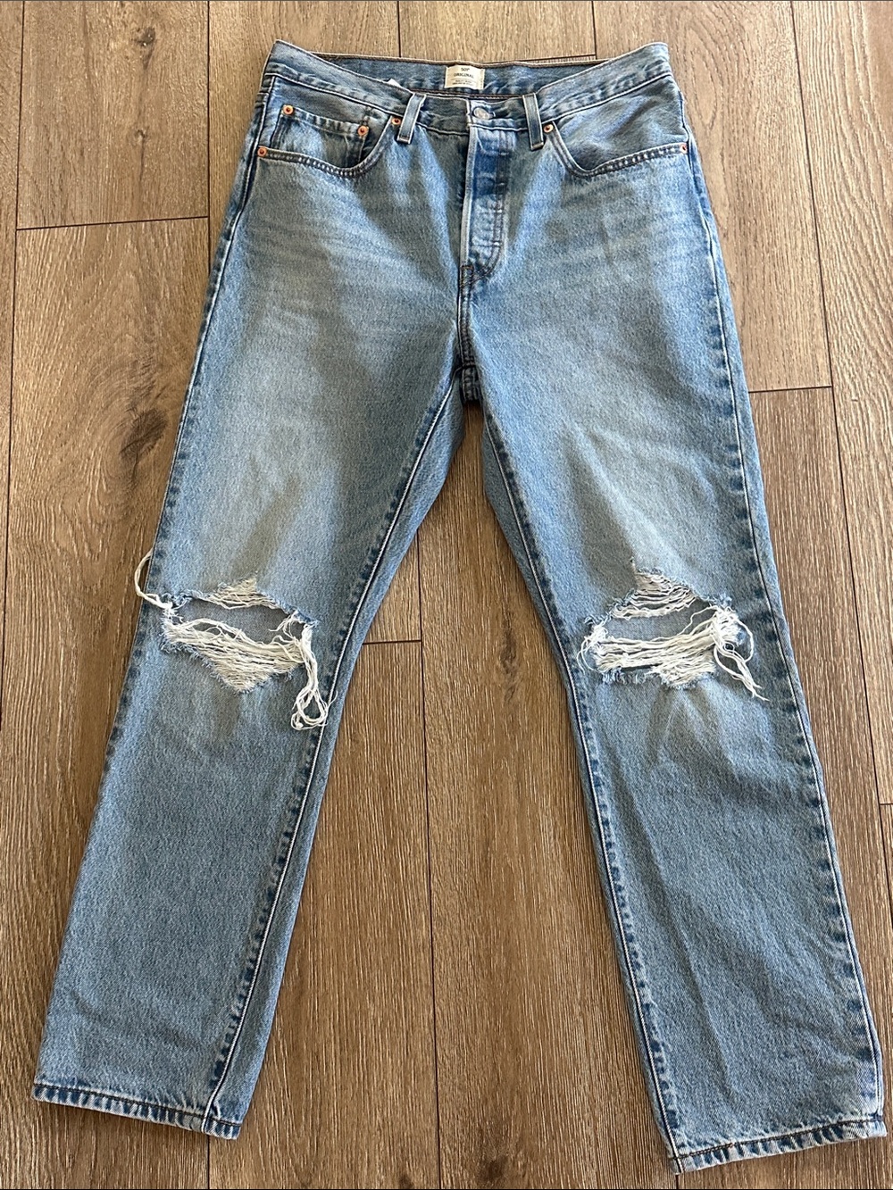 501 Levi’s distressed jeans, size 30